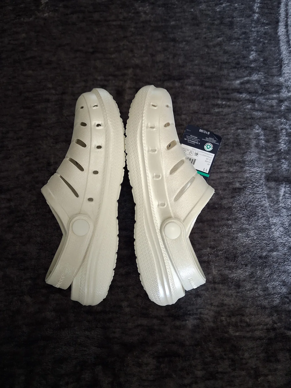 NWT Rugged Shark Pearly White Slip On Clog Shoes Girls Size 11